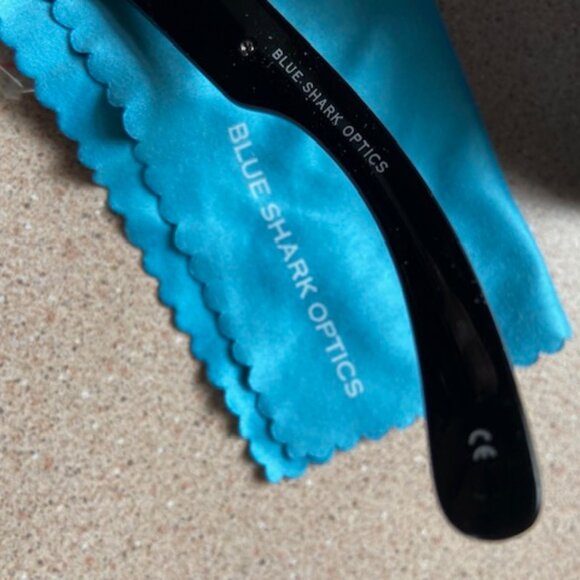 Poker Sunglasses - Picture 3 of 3